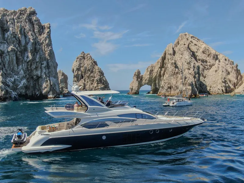 Azimut 70 in front of the Arch of Cabo San Lucas