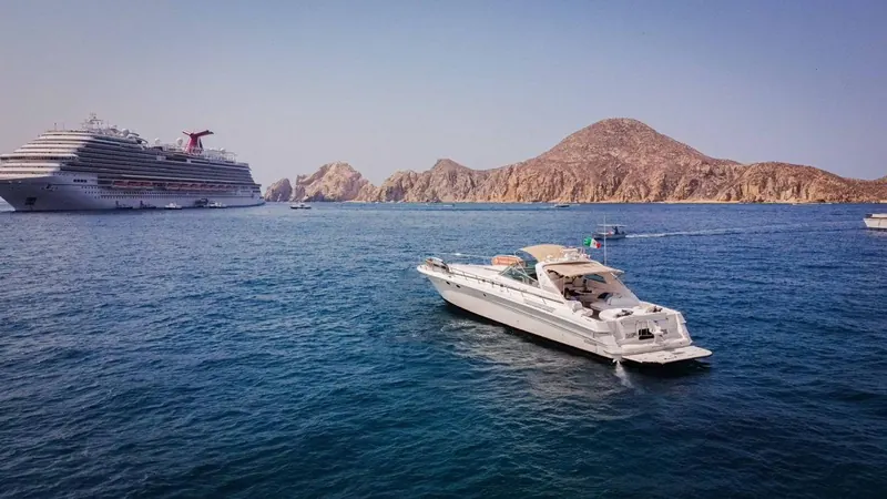 Escala de crucero en yate privado en Cabo San Lucas